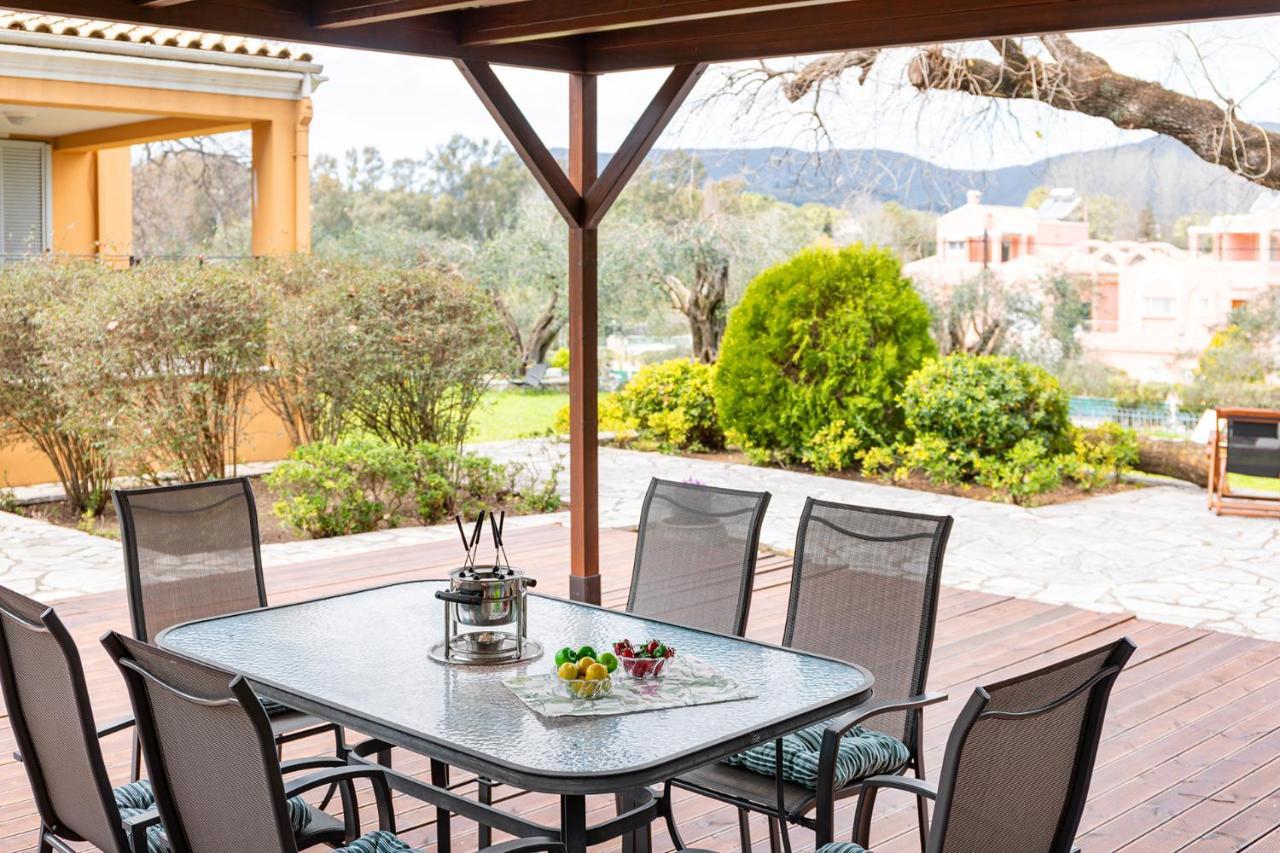 דאסיה Spyrelia Villa With Private Pool & Outdoor Hot Tub מראה חיצוני תמונה
