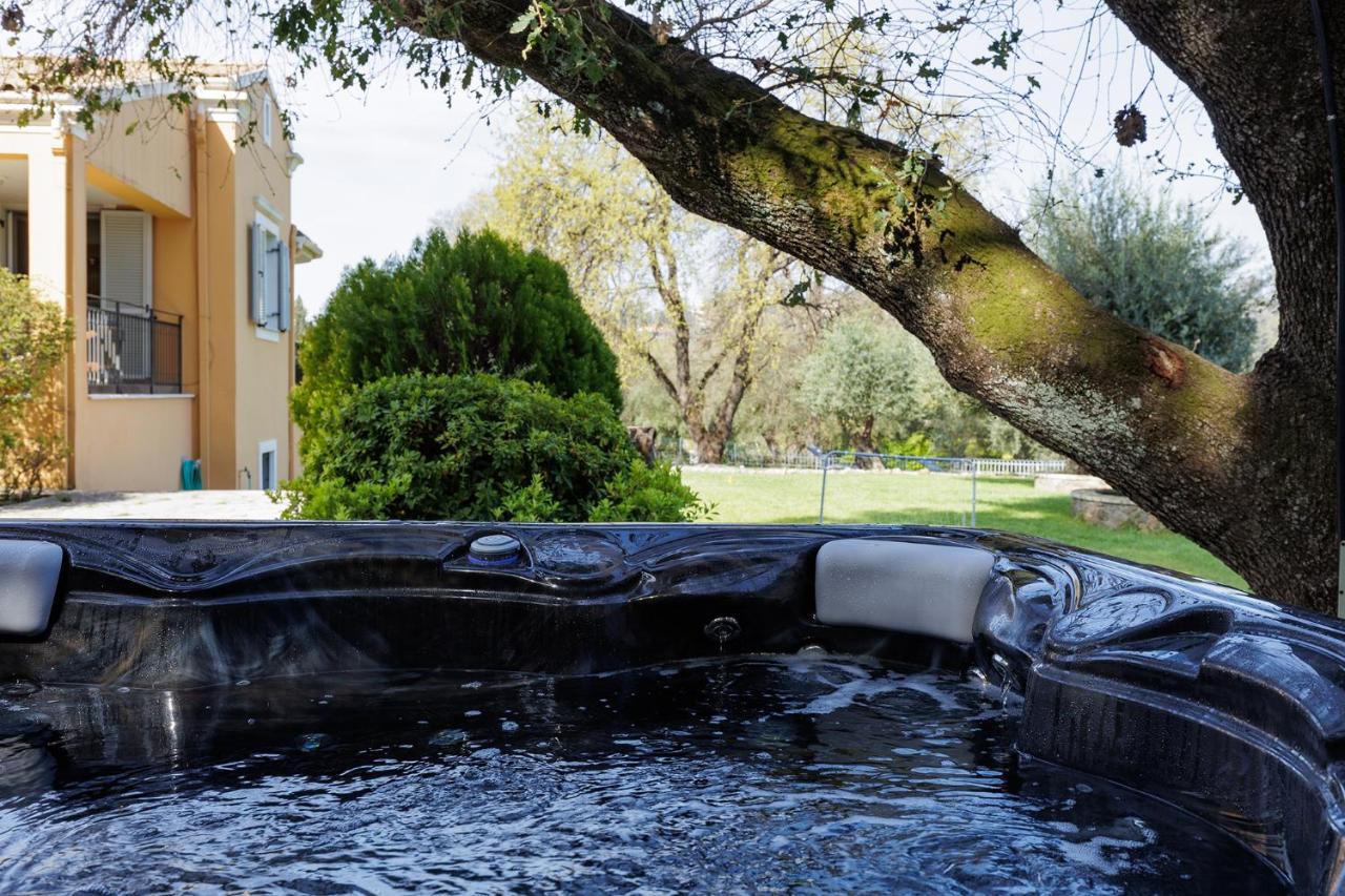 דאסיה Spyrelia Villa With Private Pool & Outdoor Hot Tub מראה חיצוני תמונה